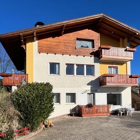 Casa Vacanze A Romeno Exterior photo