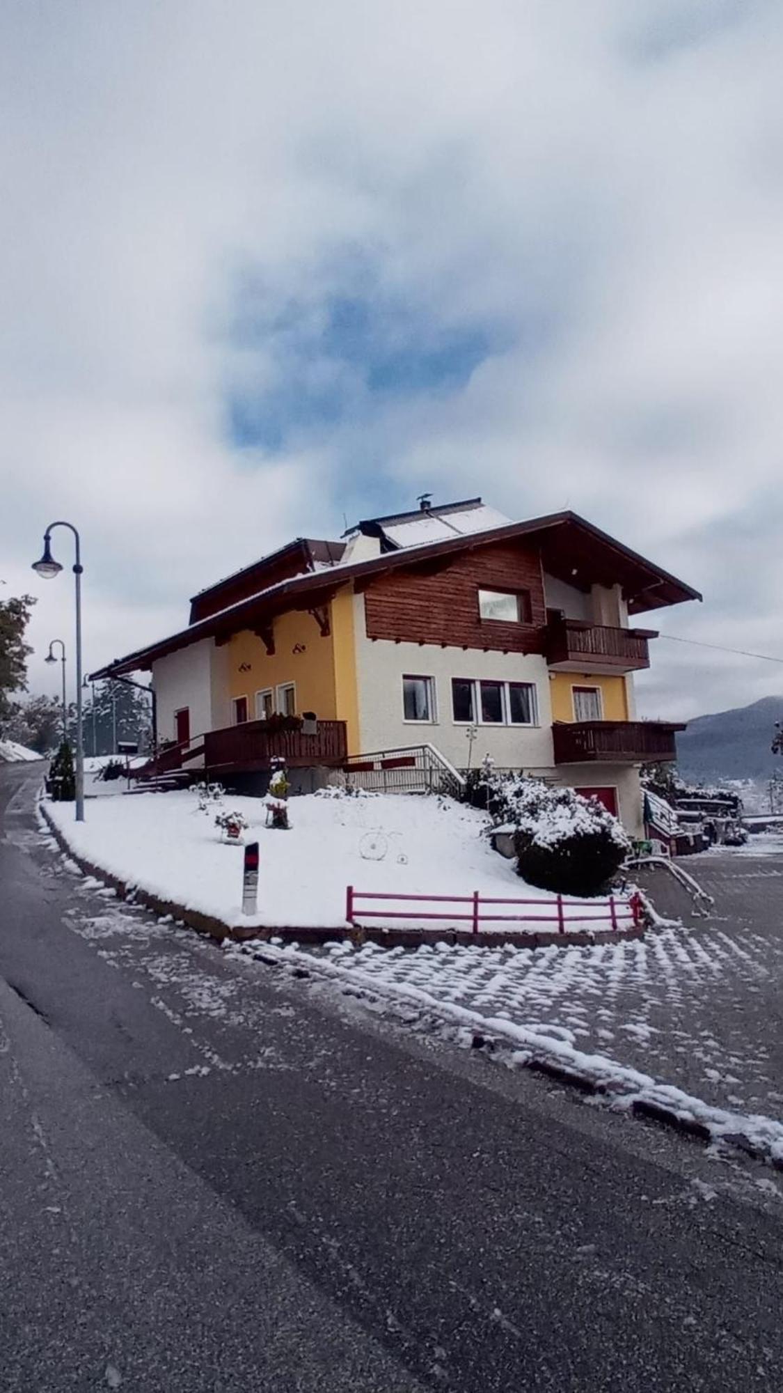 Casa Vacanze A Romeno Exterior photo